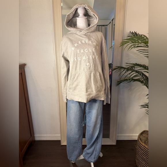 American Eagle Light Gray Sweatshirt - Picture 1 of 5